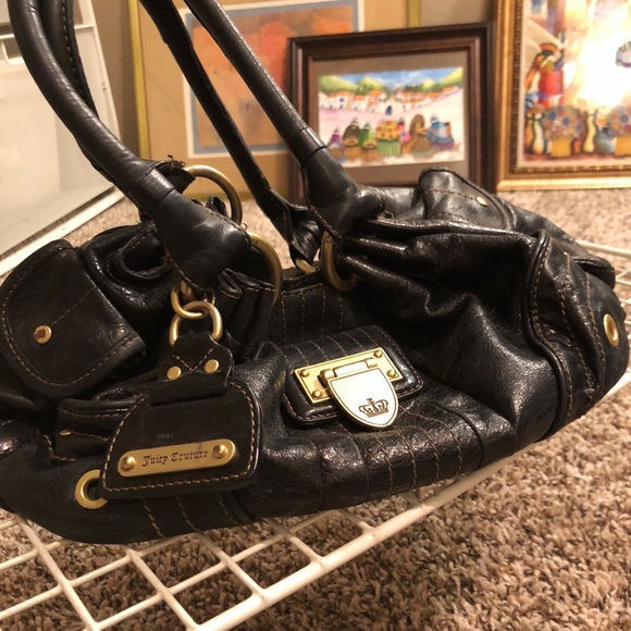 Juicy Couture Handbags - Juicy couture black leather purse